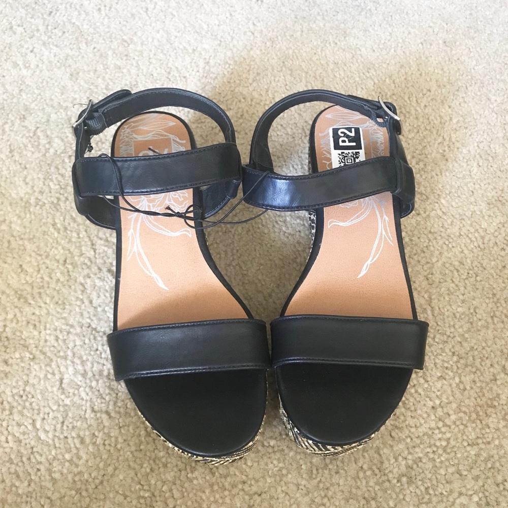 🔥2 x $25🔥DV “Brynn” tribal print platform sandal - Picture 6 of 6